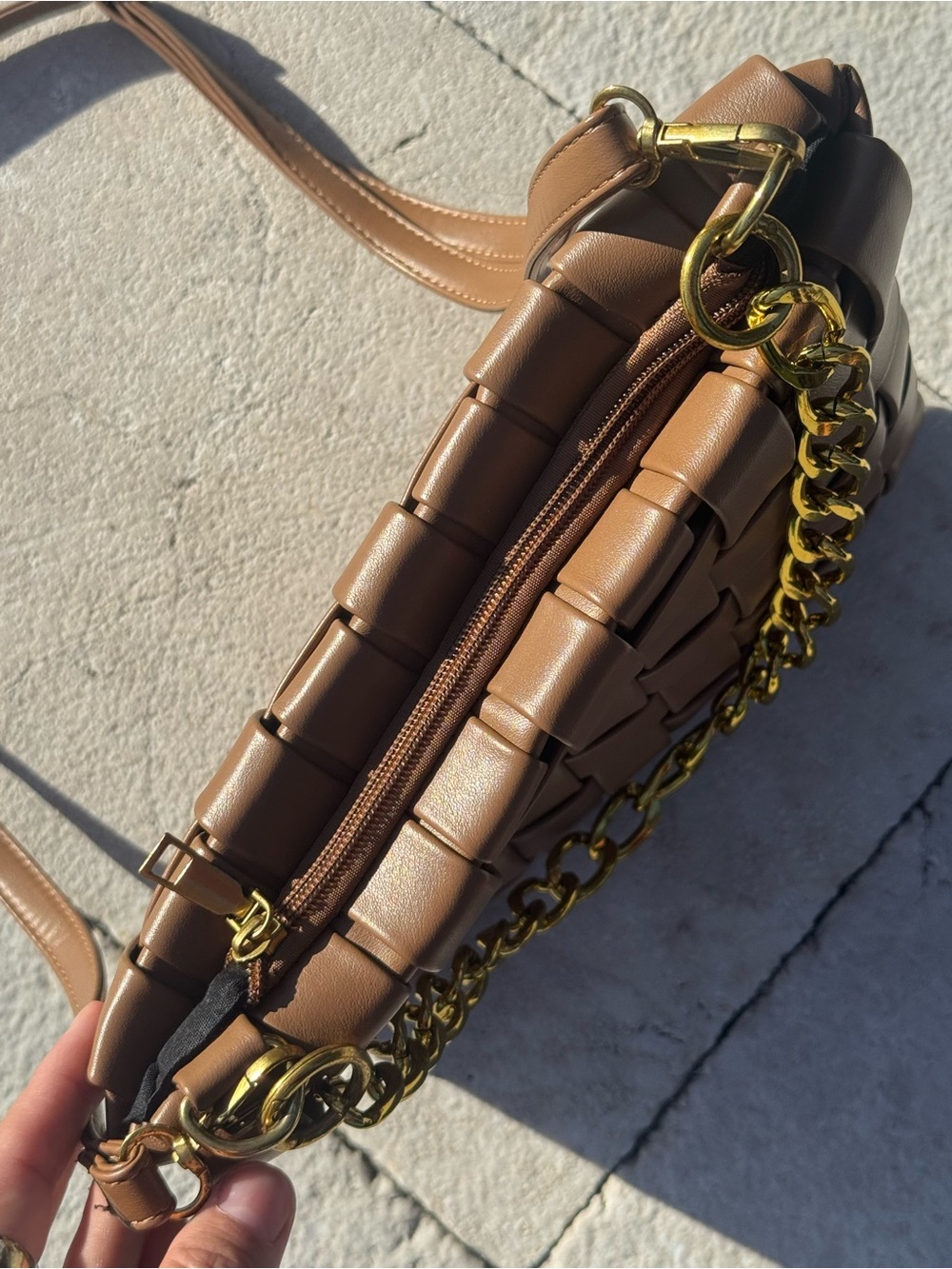 Superdown Woven Faux Leather Crossbody Bag Camel Brown Gold Chain - Picture 4 of 5